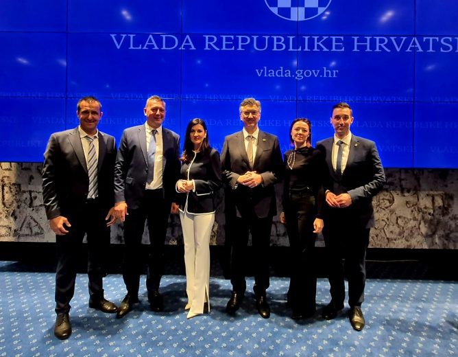 INVESTICIJSKI ZAMAH NE STAJE: Vukovarsko-srijemskoj županiji više od 1,5 milijuna eura za sportske dvorane u OŠ Slakovci i Nuštar