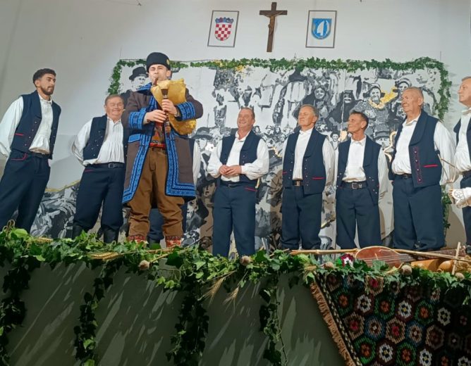 Od mađarske citere do hrvatskih gajdi: Ilača oduševila na 23. Smotri tradicijskih glazbala